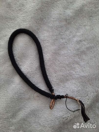 Бусы и бижутерия