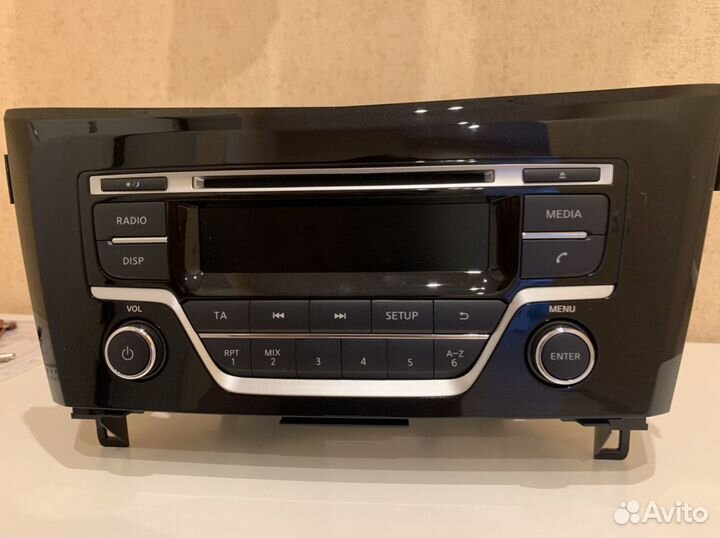 Головное устройство на Nissan