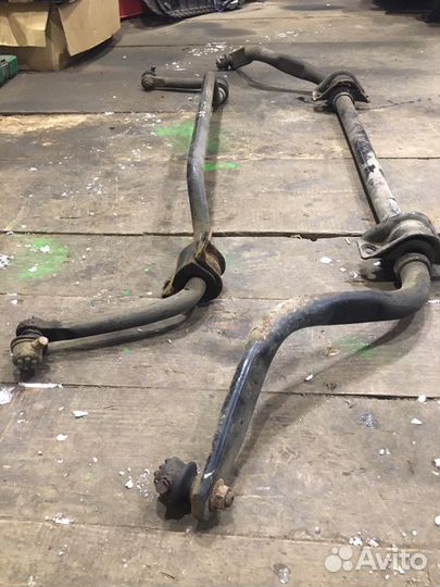 Стабилизатор поперечный Nissan Pathfinder 51