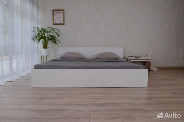 Кровать белая с матрасом 180х200 новая Милена