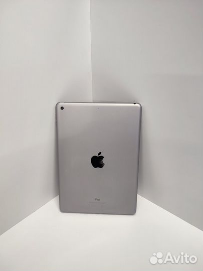iPad(9.7) 32GB Space Gray Wi-Fi 5 поколение