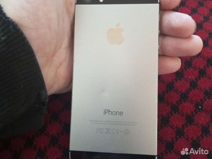 Телефон iPhone 5se