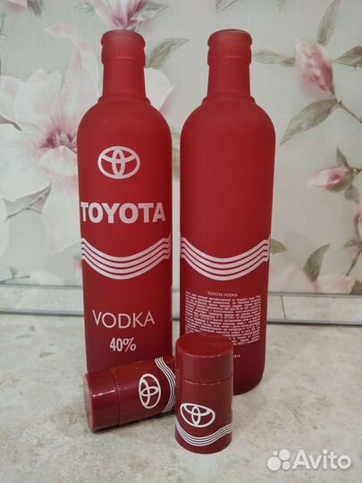 Бутылка коллекционная Тойота