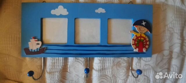 Вешалка (рамка для фото) для детской одежды