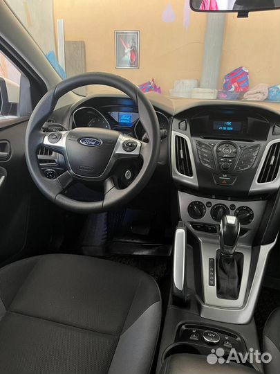 Ford Focus 1.6 AMT, 2013, битый, 71 000 км