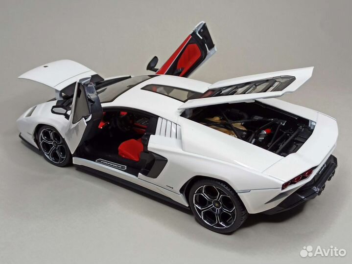 Lamborghini Countach LPI 800-4 2021 Maisto 1:18