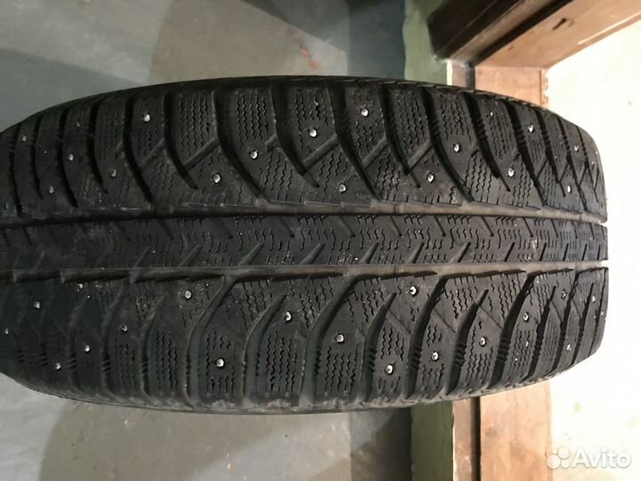 Bridgestone Ice Cruiser 7000 205/55 R16