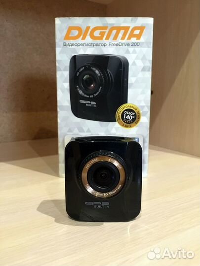 Видеорегистратор digma FreeDrive 200