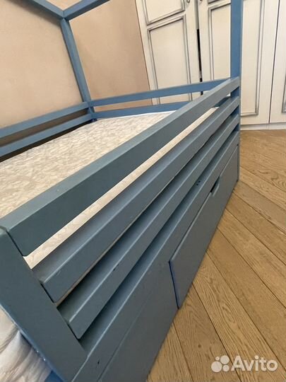 Кровать домик