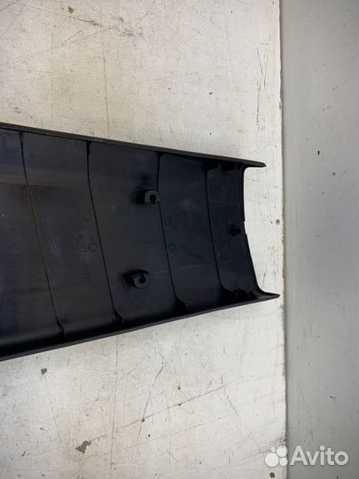 Обшивка стойки левая Toyota Land Cruiser 200