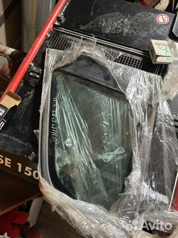 Стекло заднее правое глухое bmw e83