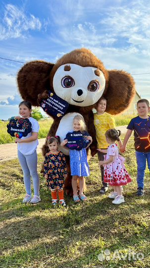 Поздравление от белого Мишки, чебурашки и гориллы