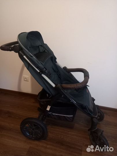 Прогулочная коляска с большими колесами