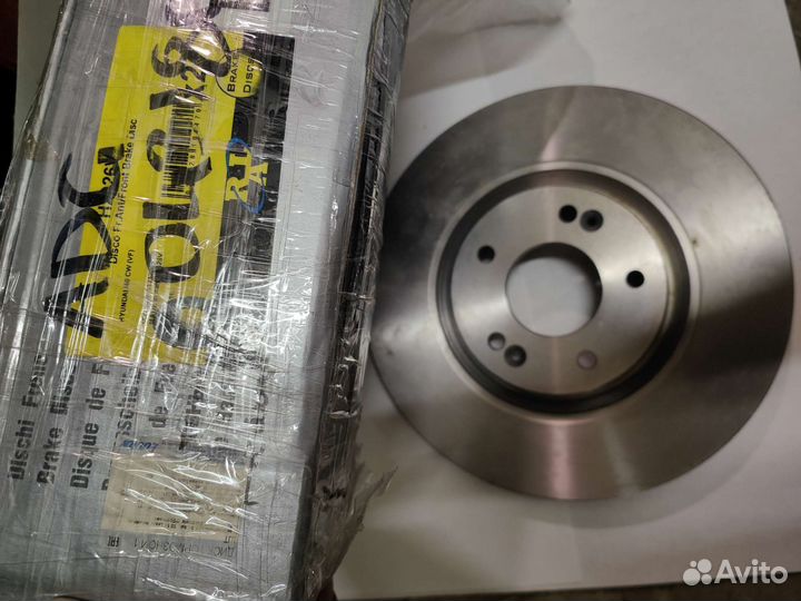 Тормозные диски и колодки передние kia optima