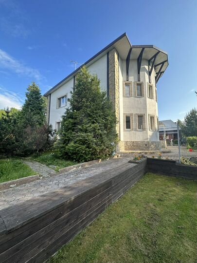 Дом 230 м² на участке 15 сот.