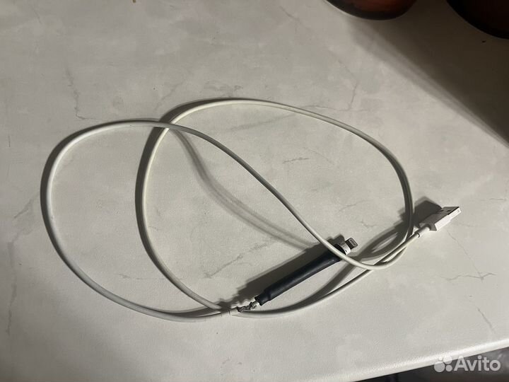 Сломаный кабель iPhone