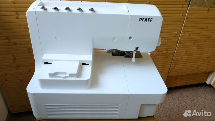 Оверлок Pfaff coverlock 4.0