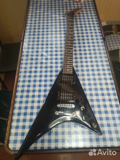 Электрогитара Caraya