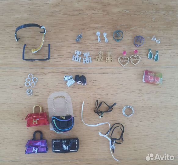 Одежда и обувь для Rainbow high