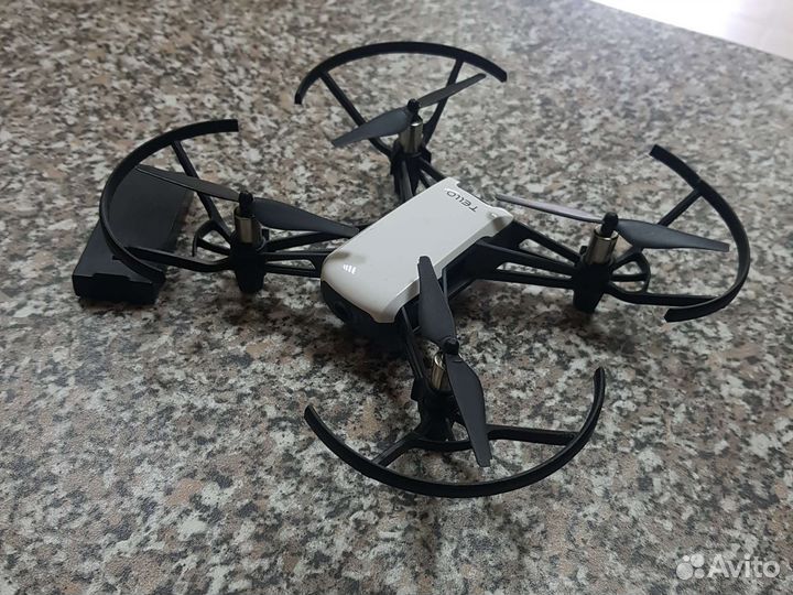 Квадрокоптер DJI Ryze Tello