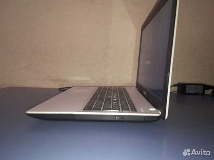Ноутбук asus