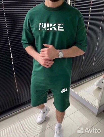 Костюм спортивный Nike с шортами