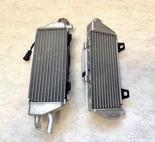 Радиаторы левый и правый kews K23 для двигателей NB300