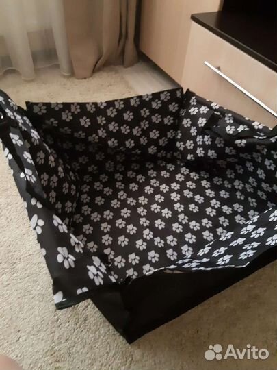 Автомобильная переноска для собак