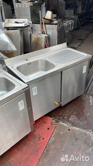 Стол купе с мойкой