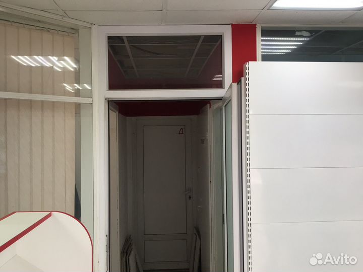 Дверь пластикова