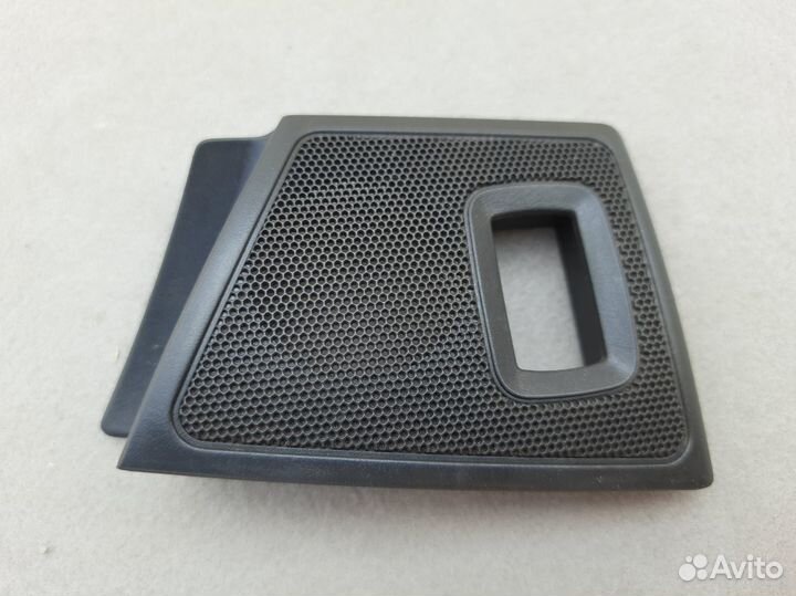 Накладка задней левой ручки Skoda Octavia A4 Tour