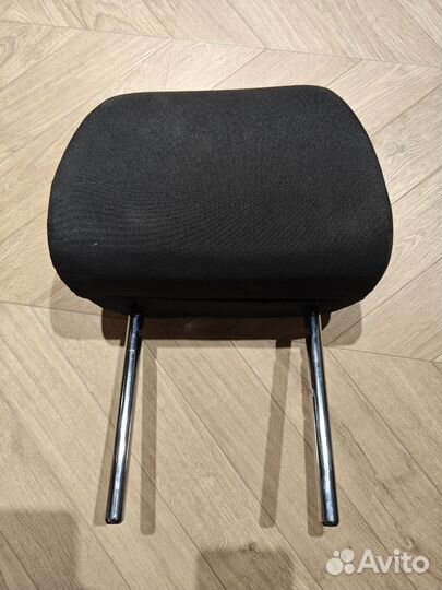 Подголовник сиденья задний Polo V (2014—2020)