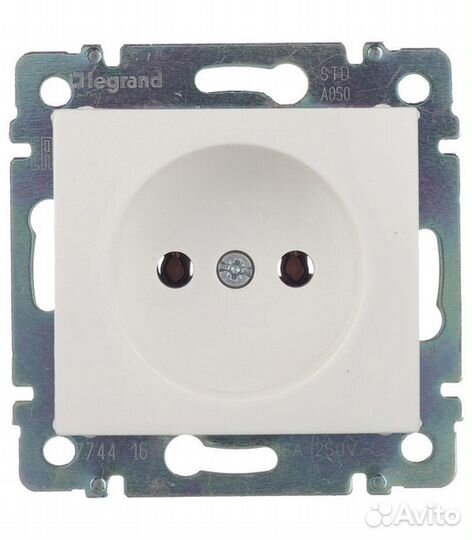 Розетка 694268 скрытая установка белая без заземле