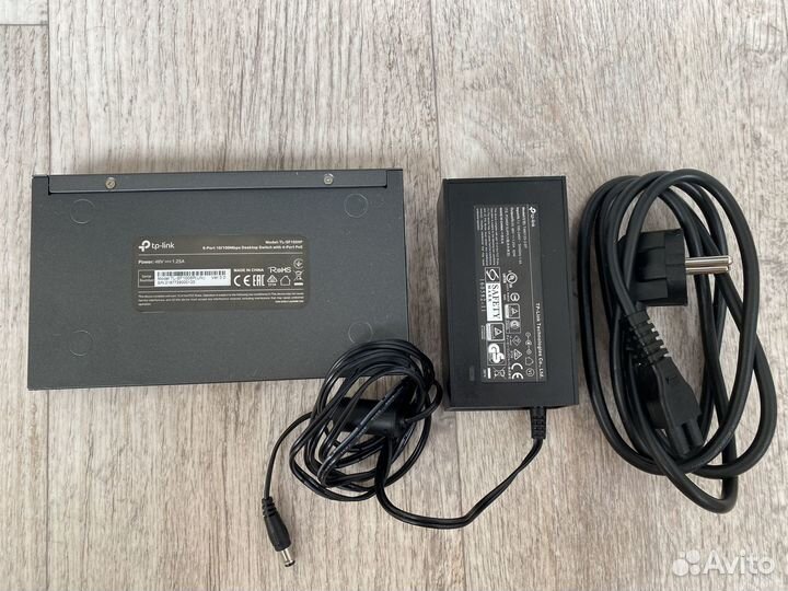 8-портовый коммутатор с 4 портами PoE