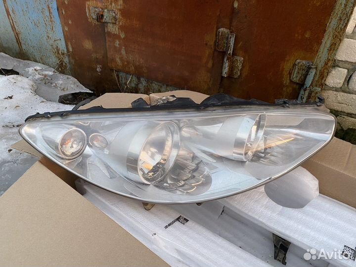 Фара от Peugeot 308 2012