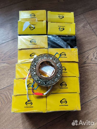 Светильник потолочный встраиваемый