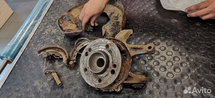 Ступица (кулак, цапфа) Mercedes E W210, 2000