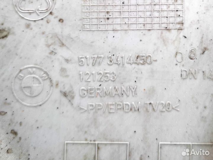 Накладка на арку М-стиль задняя правая (белая) BMW