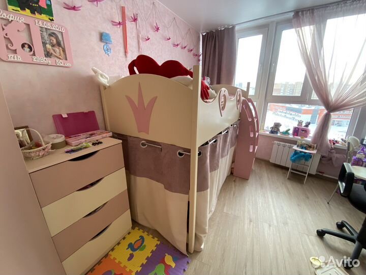 Кровать-чердак из массива лиственницы