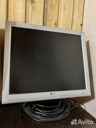 Монитор LG