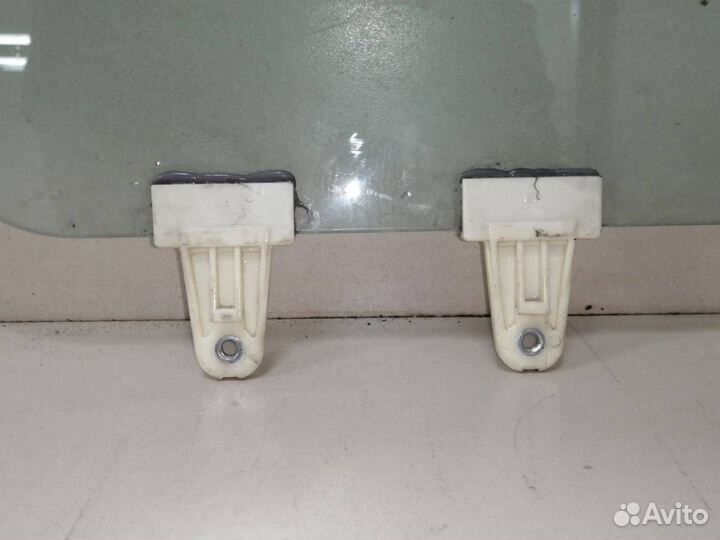 Стекло двери передней левой Suzuki Liana 2001-2007