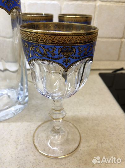 Графин и бокалы