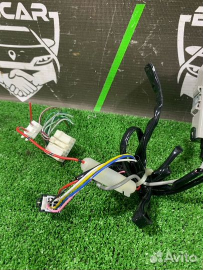 Блок управления дверьми Toyota Cresta GX100 1G-FE