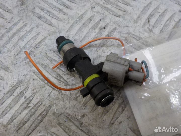 Форсунка инжекторная электрическая Nissan Tiida