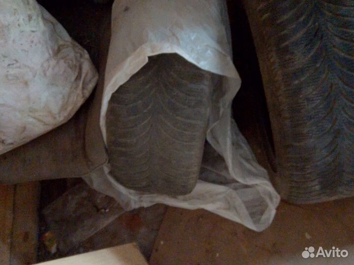 Goodyear UltraGrip Ice 215/55 R16