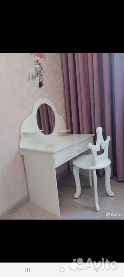 Туалетный столик для девочки