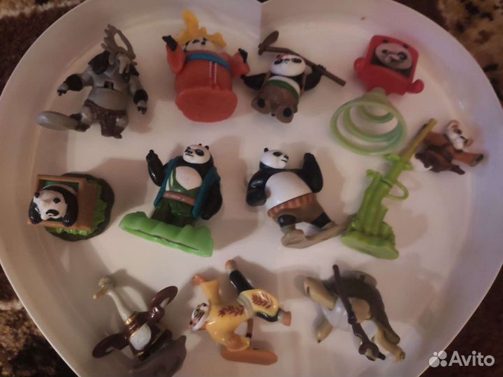 Игрушки из Киндер яиц