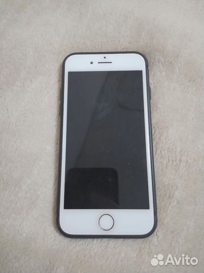 Телефон iPhone 7