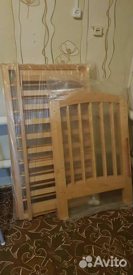 Детская кровать с рождения в комплекте с матрасом