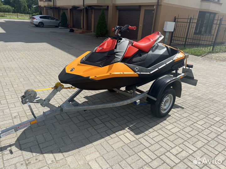 Гидроцикл Sea-Doo Spark 1UP Trixx 90